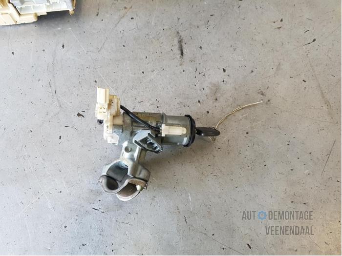 Kontaktslot + computer van een Toyota Celica (ZZT230/231) 1.8i 16V 2004