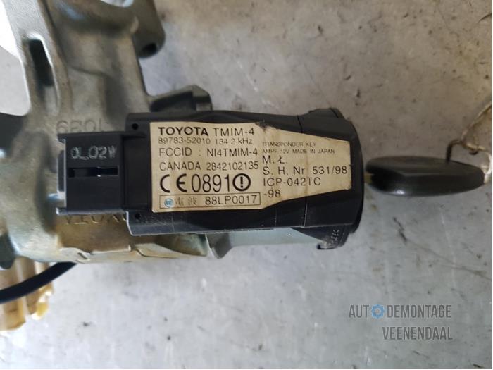 Kontaktslot + computer van een Toyota Celica (ZZT230/231) 1.8i 16V 2004