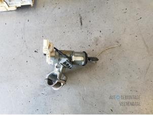 Kontaktslot + computer van een Toyota Celica (ZZT230/231) 1.8i 16V 2004