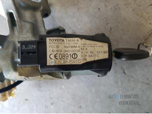 Kontaktslot + computer van een Toyota Celica (ZZT230/231) 1.8i 16V 2004
