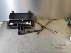 Gebruikte Krikset Saab 9-3 I (YS3D) 2.0t 16V Ecopower Prijs € 15,00 Margeregeling aangeboden door Autodeleninkleur