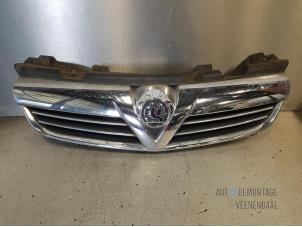 Gebruikte Grille Opel Zafira Mk.II (M75) 1.8 16V Prijs € 35,00 Margeregeling aangeboden door Autodeleninkleur
