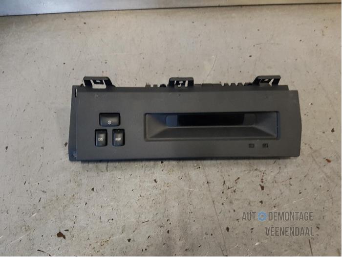 Gebruikte Display Interieur Renault Safrane II 3.0 V6 RXT Autom. Prijs € 20,00 Margeregeling aangeboden door Autodeleninkleur
