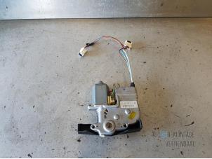 Gebruikte Schuifdak Motor Renault Safrane II 3.0 V6 RXT Autom. Prijs € 50,00 Margeregeling aangeboden door Autodeleninkleur