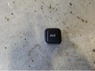 Gebruikte AUX/USB aansluiting Seat Altea (5P1) 1.6 Prijs € 5,00 Margeregeling aangeboden door Autodeleninkleur