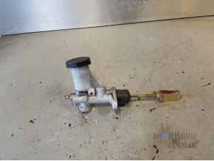 Gebruikte Koppeling Hoofd Cilinder Subaru Legacy (BE) 2.0 16V Prijs € 10,00 Margeregeling aangeboden door Autodeleninkleur