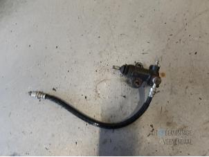Gebruikte Koppeling Hulp Cilinder Subaru Legacy (BE) 2.0 16V Prijs € 10,00 Margeregeling aangeboden door Autodeleninkleur