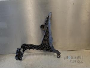 Gebruikte Bumpersteun links-achter Audi A3 Sportback Quattro (8PA) 2.0 T FSI 16V Prijs € 22,00 Margeregeling aangeboden door Autodeleninkleur