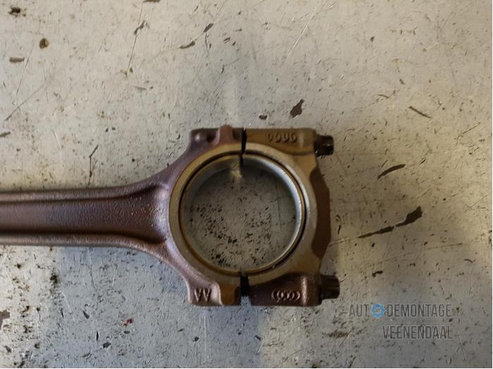 Drijfstang van een Seat Altea (5P1) 1.6 2009