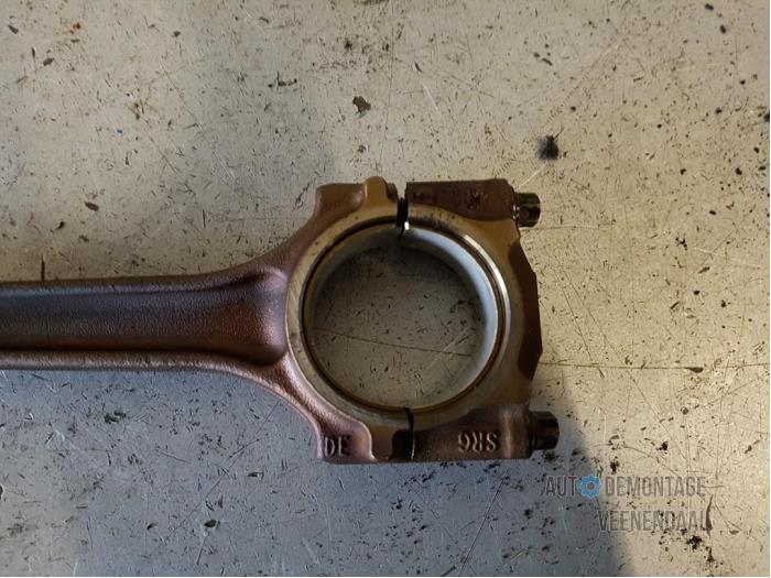 Drijfstang van een Seat Altea (5P1) 1.6 2009