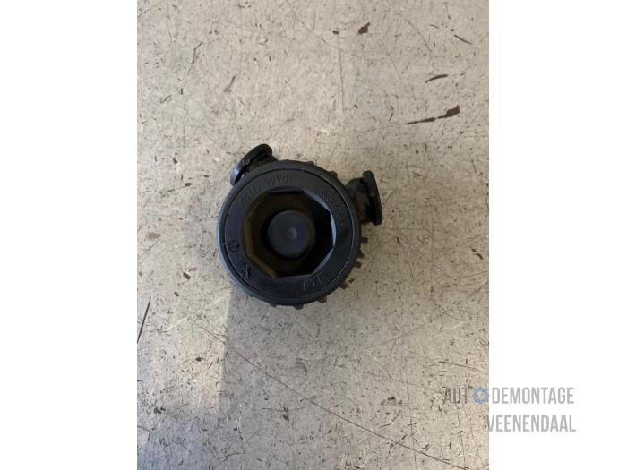 Gebruikte Koppeling Hulp Cilinder Opel Corsa D 1.2 16V Prijs € 20,00 Margeregeling aangeboden door Autodeleninkleur
