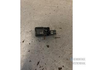 Gebruikte Airbag Sensor Opel Insignia 1.8 16V Ecotec Prijs € 9,90 Margeregeling aangeboden door Autodeleninkleur
