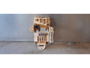 Gebruikte Zekeringkast Toyota Yaris (P1) 1.3 16V VVT-i Prijs € 77,00 Margeregeling aangeboden door Autodeleninkleur