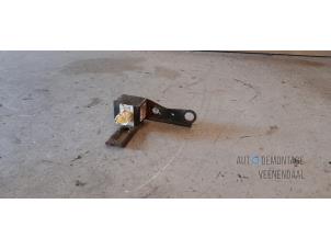 Gebruikte Airbag Sensor Toyota Yaris (P1) 1.3 16V VVT-i Prijs € 16,50 Margeregeling aangeboden door Autodeleninkleur