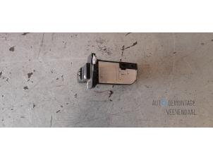 Gebruikte Luchtmassameter Toyota Avensis (T27) 2.0 16V D-4D-F Prijs € 24,00 Margeregeling aangeboden door Autodeleninkleur