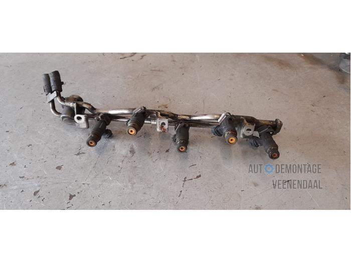 Gebruikte Galerij (Injectie) Volkswagen Passat Variant (3B6) 2.3 V5 20V Prijs € 45,00 Margeregeling aangeboden door Autodeleninkleur