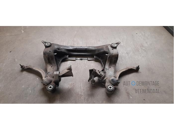 Gebruikte Subframe Volkswagen Passat Variant (3B6) 2.3 V5 20V Prijs € 30,00 Margeregeling aangeboden door Autodeleninkleur