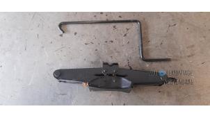 Gebruikte Krikset Saab 9-3 I (YS3D) 2.0t 16V Ecopower Prijs € 13,20 Margeregeling aangeboden door Autodeleninkleur