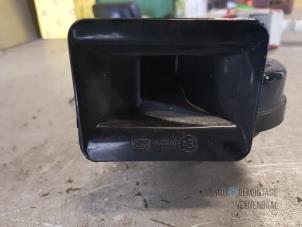 Gebruikte Claxon Renault Scénic II (JM) 1.6 16V Prijs € 8,00 Margeregeling aangeboden door Autodeleninkleur