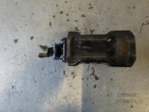 Gebruikte Krik Renault Scénic II (JM) 1.6 16V Prijs € 15,00 Margeregeling aangeboden door Autodeleninkleur