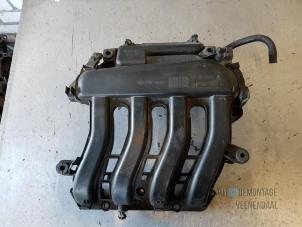 Gebruikte Inlaatspruitstuk Renault Scénic II (JM) 1.6 16V Prijs op aanvraag aangeboden door Autodeleninkleur