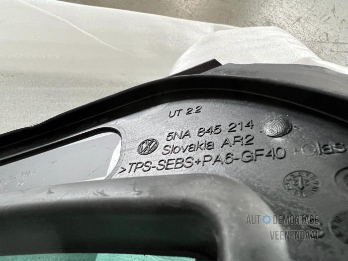 Ruit Extra 4Deurs rechts-achter van een Volkswagen Tiguan (AD1)  2018