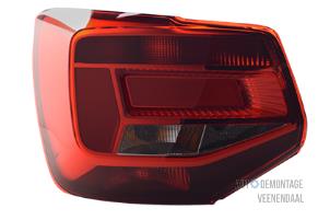 Nieuwe Achterlicht links Audi Q2 (GAB/GAG) 1.0 TFSI 12V Prijs € 121,00 Inclusief btw aangeboden door Autodemontage Veenendaal BV