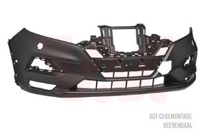 Nieuwe Voorbumper Nissan Qashqai (J11) 2.0 16V Prijs € 193,60 Inclusief btw aangeboden door Autodeleninkleur