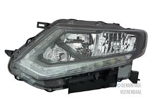Nieuwe Koplamp links Nissan X-Trail (T32) Prijs € 279,51 Inclusief btw aangeboden door Autodeleninkleur