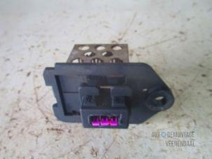 Gebruikte Kachel Weerstand Peugeot 307 (3A/C/D) 2.0 HDi 90 Prijs € 5,00 Margeregeling aangeboden door Autodeleninkleur