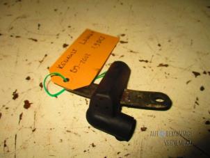 Gebruikte Krukas sensor Renault Laguna II Grandtour (KG) 1.9 dCi 100 Prijs € 10,00 Margeregeling aangeboden door Autodeleninkleur