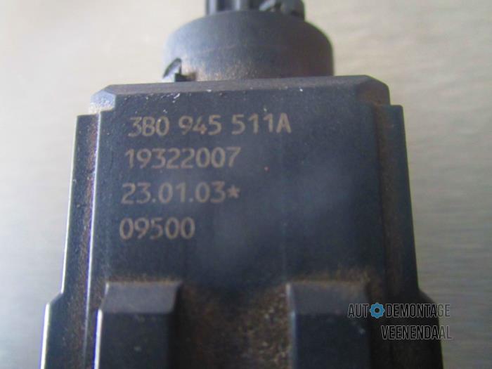 Brake light switch - 0f65db08-5328-49b8-9a51-b1a614e98436.jpg