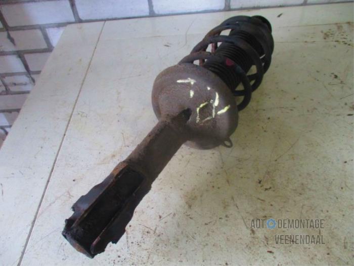 Front shock absorber, right - 8f2b499a-8c14-4dec-8e83-57a86597c284.jpg