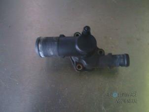 Gebruikte Thermostaathuis Renault Clio II (BB/CB) 1.2 Prijs € 15,00 Margeregeling aangeboden door Autodeleninkleur