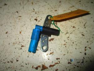 Gebruikte Krukas sensor Renault Clio II (BB/CB) 1.4 16V Si Prijs € 11,00 Margeregeling aangeboden door Autodeleninkleur