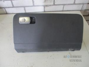 Gebruikte Dashboardkastje Volkswagen Golf V (1K1) 1.9 TDI Prijs € 11,00 Margeregeling aangeboden door Autodeleninkleur