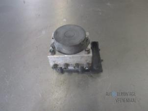 Gebruikte ABS Pomp Renault Megane II Grandtour (KM) 1.5 dCi 85 Prijs € 25,00 Margeregeling aangeboden door Autodeleninkleur