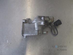 Gebruikte Thermostaathuis Volvo V40 (VW) 1.9 16V T4 Prijs € 9,90 Margeregeling aangeboden door Autodeleninkleur