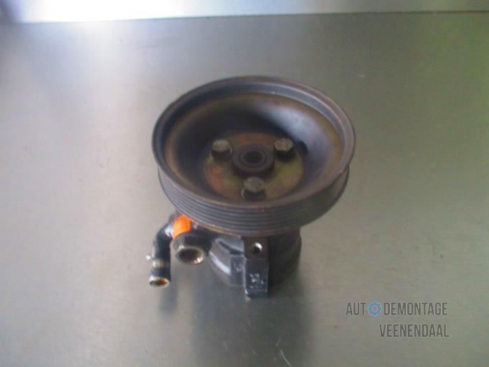 Gebruikte Pomp Servo Lancia Lybra 1.8 16V VVT Prijs € 20,00 Margeregeling aangeboden door Autodeleninkleur
