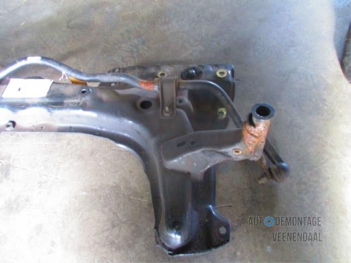 Subframe van een Lancia Lybra 1.8 16V VVT 2000