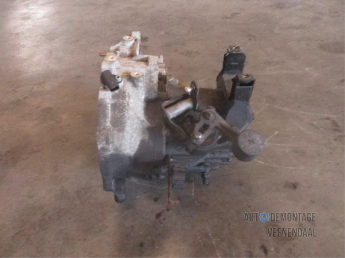 Versnellingsbak van een Skoda Fabia (6Y2) 1.4i 2001