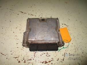 Gebruikte Computer Motormanagement Renault Vel Satis (BJ) 2.2 dCi 150 16V Prijs € 30,00 Margeregeling aangeboden door Autodeleninkleur