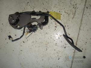 Gebruikte Gaspedaal Mazda 323 P (BA15) 1.5i 16V Prijs € 15,00 Margeregeling aangeboden door Autodeleninkleur