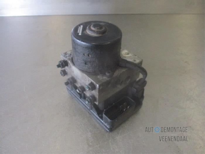 Gebruikte ABS Pomp Renault Laguna I Grandtour (K56) 1.6 16V Prijs € 26,40 Margeregeling aangeboden door Autodeleninkleur
