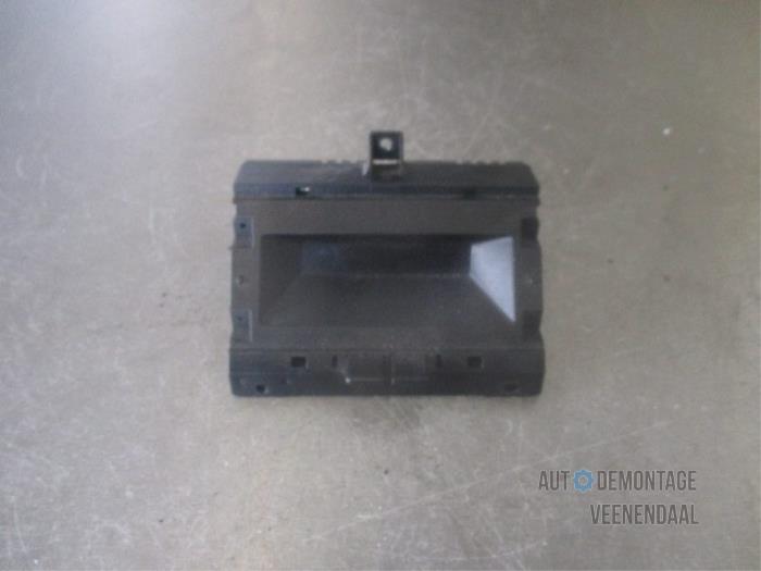Gebruikte Display Interieur Renault Laguna I Grandtour (K56) 1.6 16V Prijs € 15,40 Margeregeling aangeboden door Autodeleninkleur