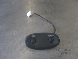 Gebruikte Cruise Control Bediening Toyota Yaris (P1) 1.4 D-4D Prijs € 13,20 Margeregeling aangeboden door Autodeleninkleur