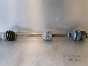 Gebruikte Aandrijfas rechts-voor Ford Ka I 1.3i (96 EEC) Prijs € 22,00 Margeregeling aangeboden door Autodeleninkleur