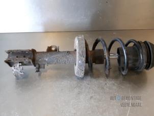 Gebruikte Schokdemper rechts-voor Opel Vectra B Caravan (31) 1.6 16V Prijs € 34,00 Margeregeling aangeboden door Autodeleninkleur