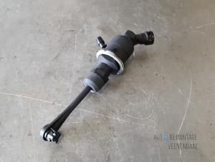 Gebruikte Koppeling Hulp Cilinder Renault Scénic II (JM) 1.6 16V Prijs € 22,00 Margeregeling aangeboden door Autodeleninkleur