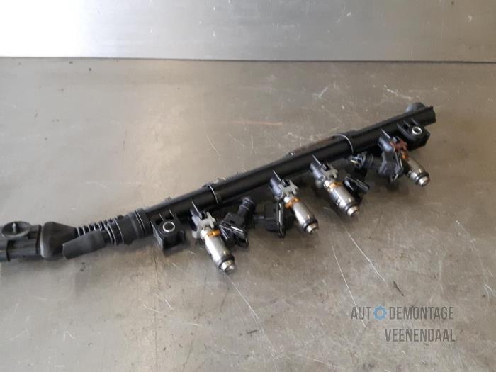 Gebruikte Verstuiver brug Fiat Grande Punto (199) 1.2 Prijs € 48,00 Margeregeling aangeboden door Autodeleninkleur